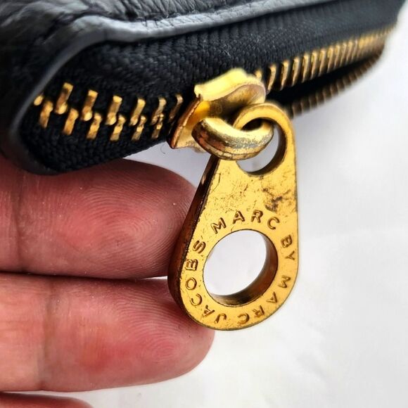 Marc By Marc Jacobs Leather Zip Around Wallet Black 7.25x3.5 - Picture 4 of 9